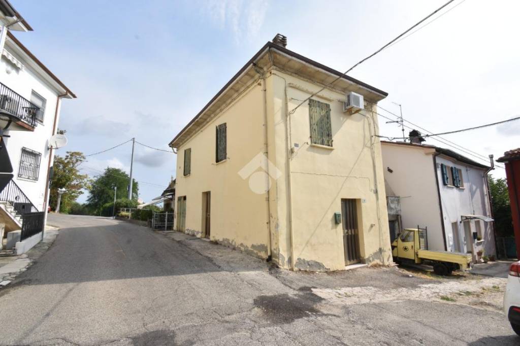 casa indipendente in vendita a Montescudo-Monte Colombo in zona Croce