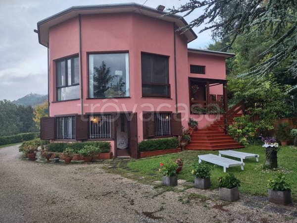 casa indipendente in vendita a Montescudo-Monte Colombo in zona Albereto