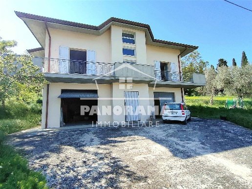 casa indipendente a Montescudo-Monte Colombo in zona Santa Maria del Piano