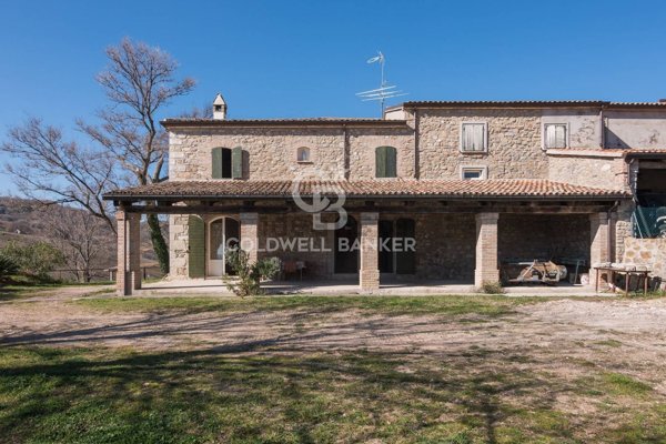 casa indipendente in vendita a Sassofeltrio