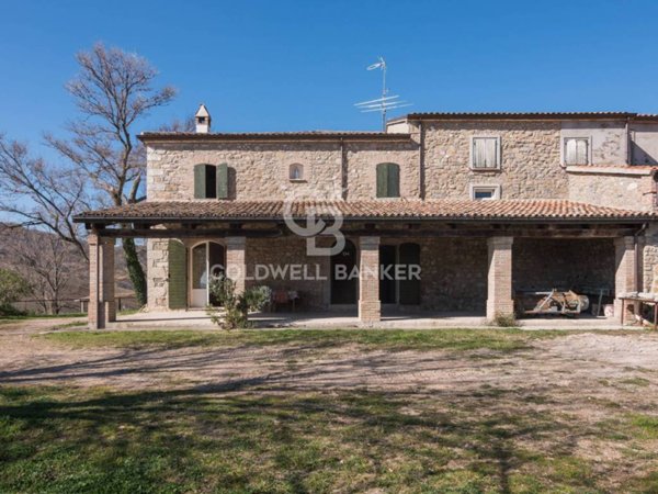 casa indipendente in vendita a Sassofeltrio