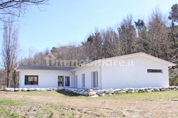 casa indipendente in vendita a Sassofeltrio
