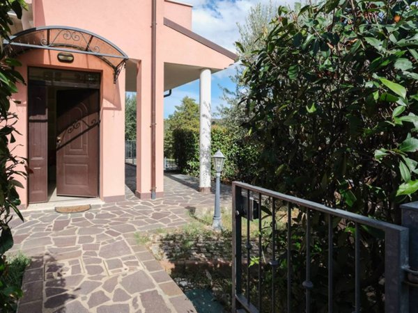 casa indipendente in vendita a Sassofeltrio in zona Fratte