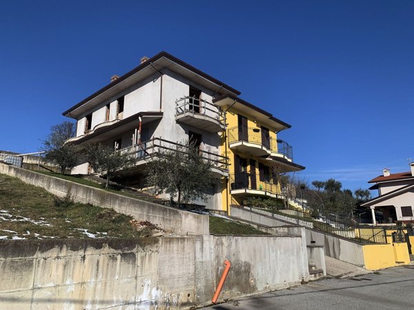 casa indipendente in vendita a Sassofeltrio in zona Fratte