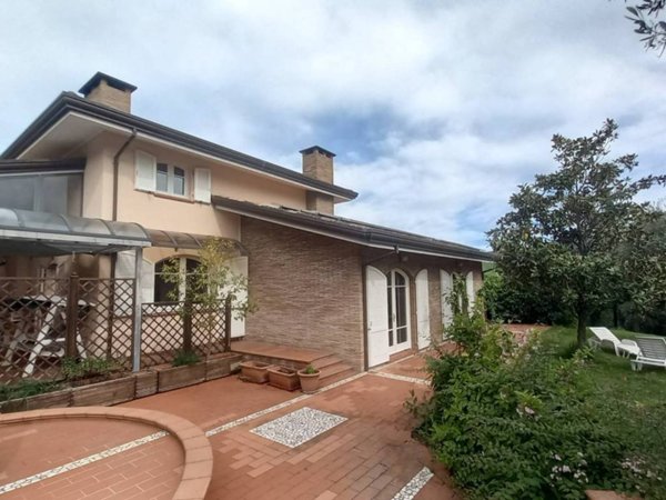 casa indipendente in vendita a Sassofeltrio in zona Fratte