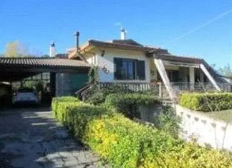 casa indipendente in vendita a Sassofeltrio