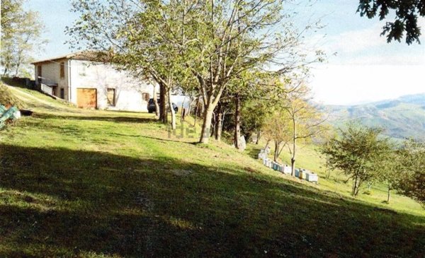 casa indipendente in vendita a Sassofeltrio