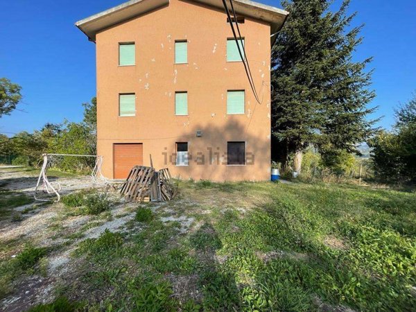 casa indipendente in vendita a Sassofeltrio