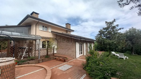 casa indipendente in vendita a Sassofeltrio in zona Fratte