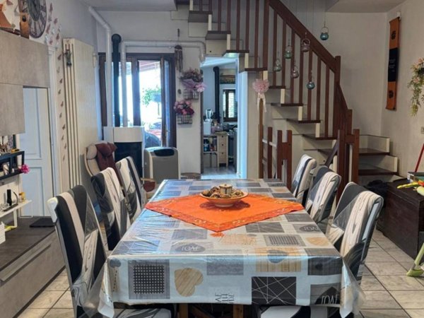 casa indipendente in vendita a Sassofeltrio