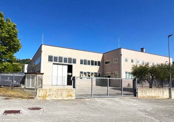 capannone in vendita a Sassofeltrio in zona Fratte