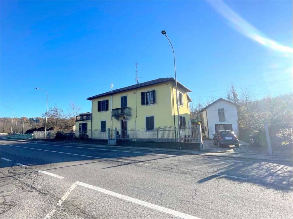 casa indipendente in vendita a Cassano Spinola