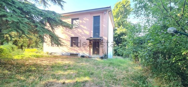 casa indipendente in vendita a Cassano Spinola