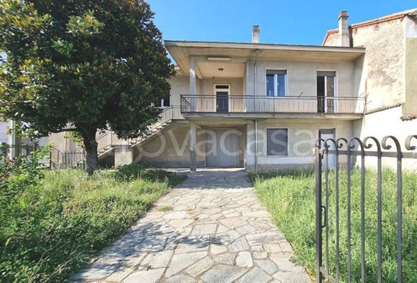 casa indipendente in vendita ad Alluvioni Piovera in zona Alluvioni Cambiò