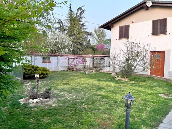 casa indipendente in vendita ad Alluvioni Piovera in zona Baracconi