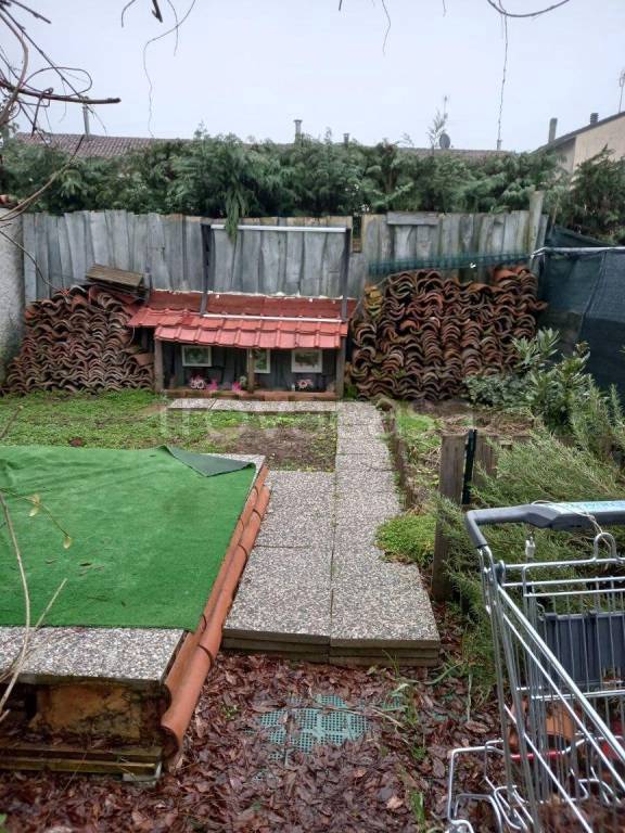 casa indipendente in vendita ad Alluvioni Piovera in zona Piovera