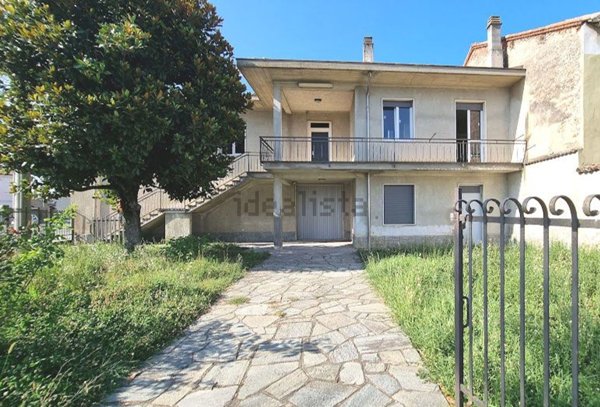 casa indipendente in vendita ad Alluvioni Piovera in zona Alluvioni Cambiò