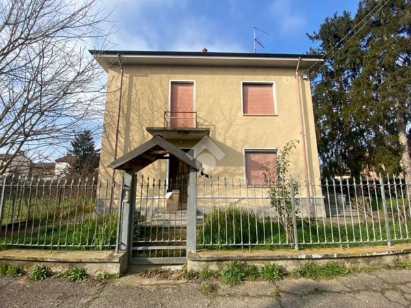 casa indipendente in vendita ad Alluvioni Piovera
