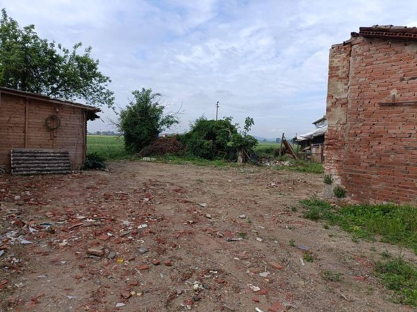 casa indipendente in vendita ad Alluvioni Piovera in zona Alluvioni Cambiò