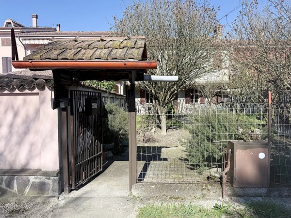 casa indipendente in vendita ad Alluvioni Piovera in zona Grava