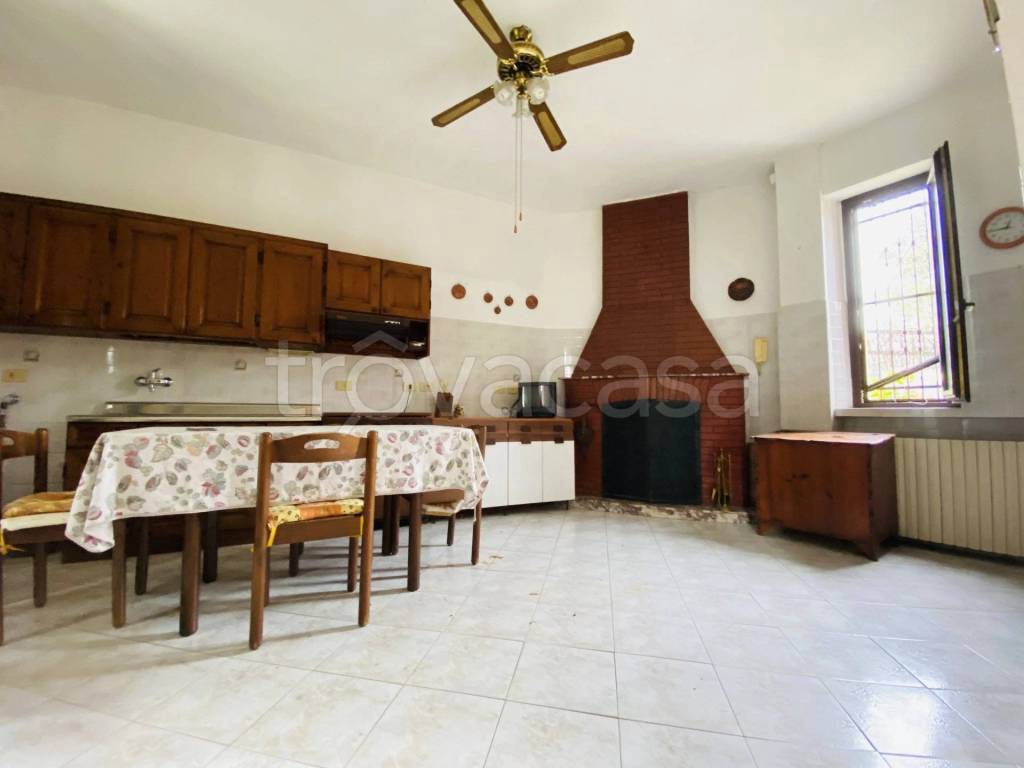 casa indipendente in vendita ad Alluvioni Piovera in zona Grava
