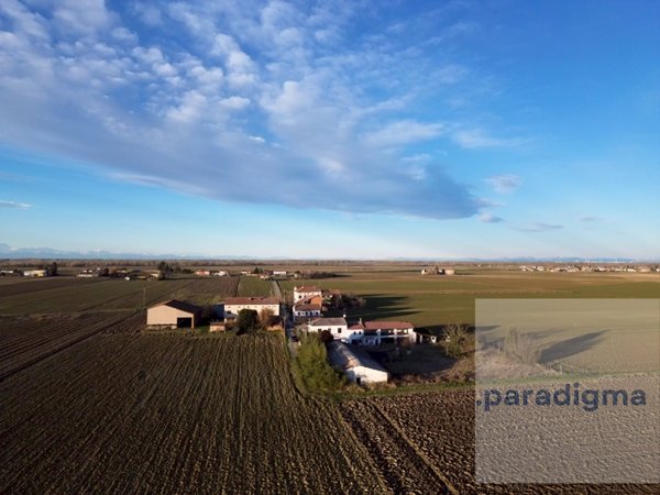 casale in vendita ad Alluvioni Piovera in zona Alluvioni Cambiò
