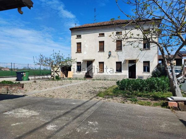 casa indipendente in vendita ad Alluvioni Piovera