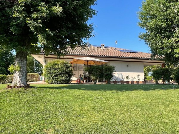 casa indipendente in vendita ad Alluvioni Piovera in zona Piovera