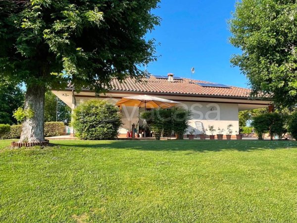 casa indipendente in vendita ad Alluvioni Piovera in zona Piovera