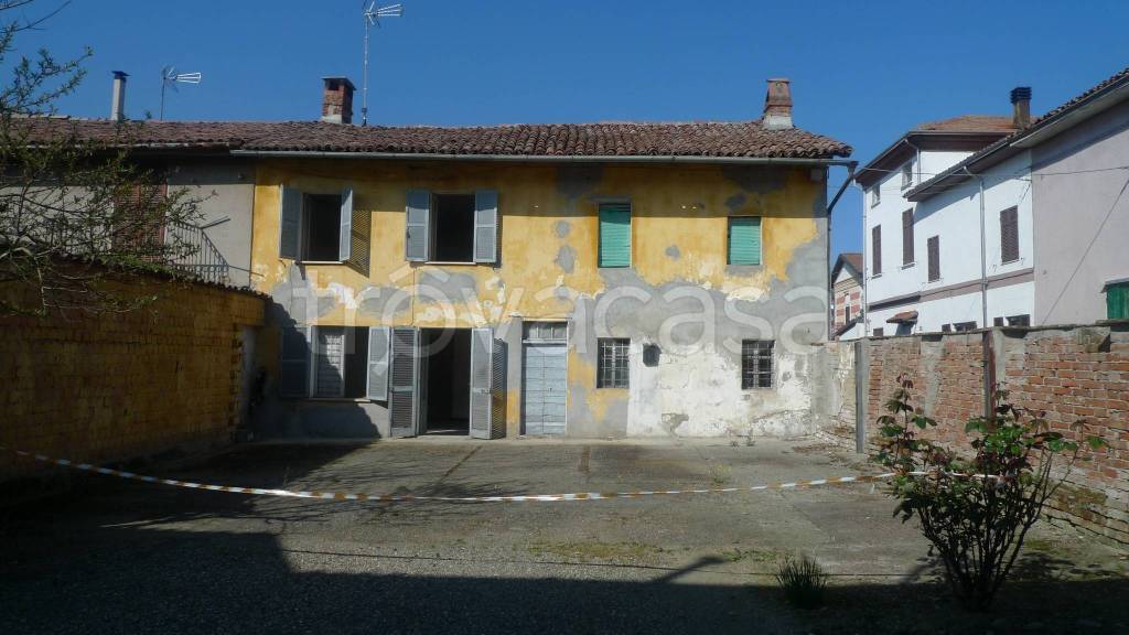 casa indipendente in vendita ad Alluvioni Piovera in zona Piovera