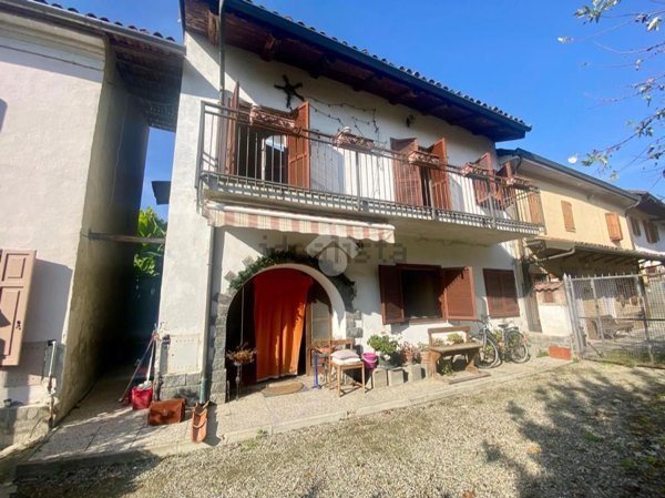 casa indipendente in vendita ad Alluvioni Piovera in zona Piovera