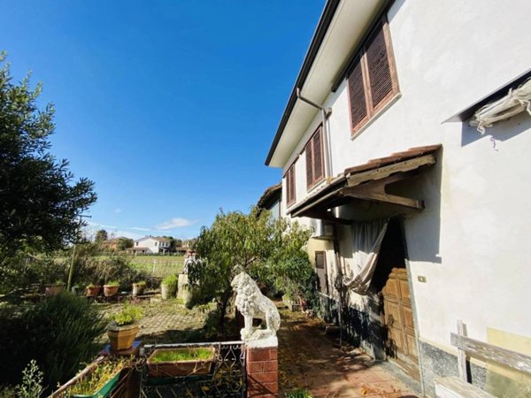 casa indipendente in vendita ad Alluvioni Piovera in zona Alluvioni Cambiò