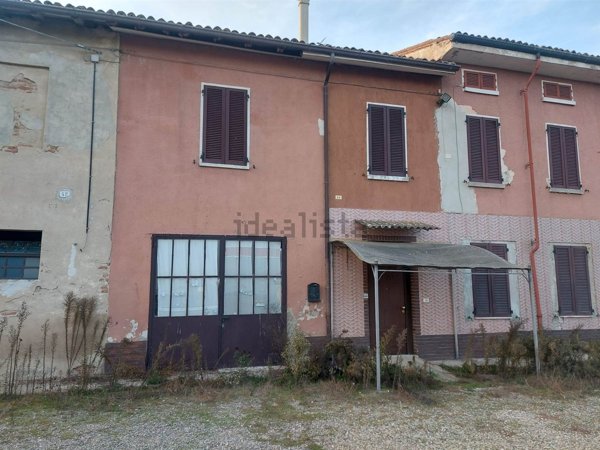 casa indipendente in vendita ad Alluvioni Piovera