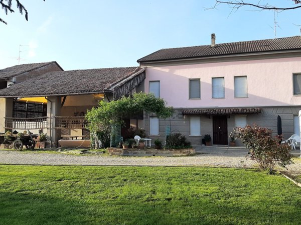 casa indipendente in vendita ad Alluvioni Piovera in zona Piovera