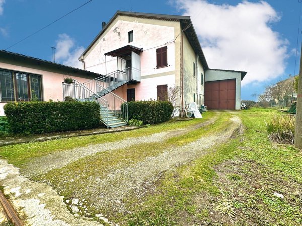 casa indipendente in vendita ad Alluvioni Piovera in zona Piovera