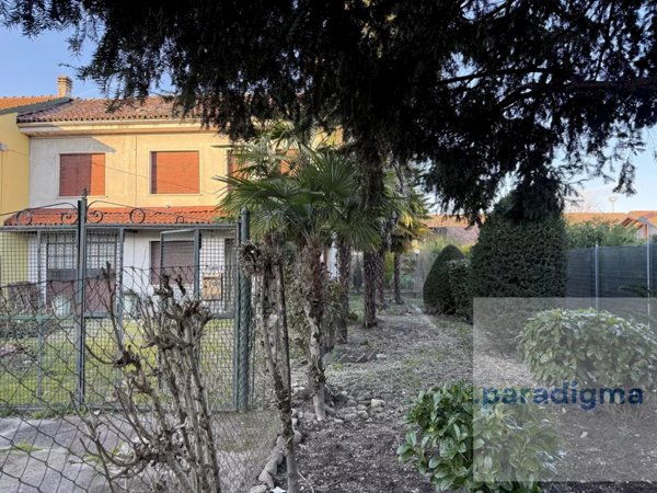 casa semindipendente in vendita ad Alluvioni Piovera in zona Piovera