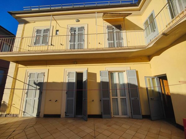 intera palazzina in vendita a Lu e Cuccaro Monferrato in zona Lu