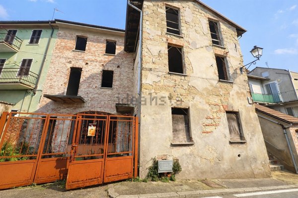 casa indipendente in vendita a Lu e Cuccaro Monferrato in zona Lu
