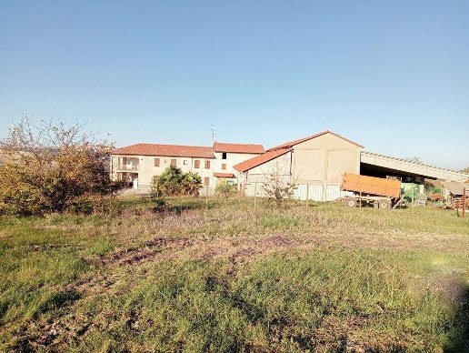 casale in vendita a Lu e Cuccaro Monferrato in zona Cuccaro Monferrato
