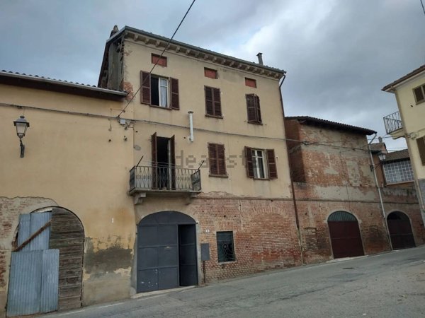casa indipendente a Lu e Cuccaro Monferrato in zona Cuccaro Monferrato