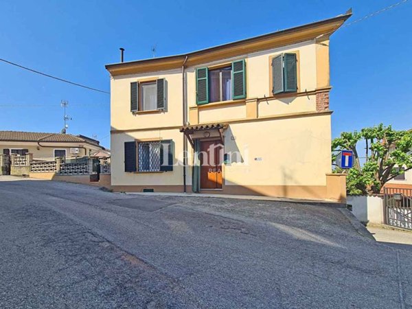 casa indipendente in vendita a Lu e Cuccaro Monferrato in zona Lu