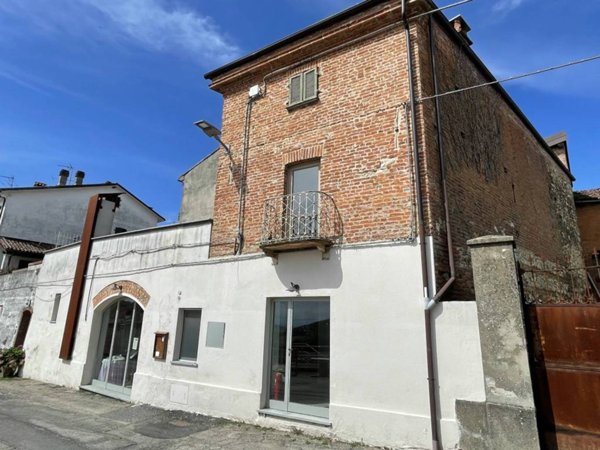 locale commerciale in vendita a Lu e Cuccaro Monferrato in zona Lu