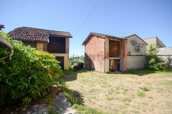casale in vendita a Lu e Cuccaro Monferrato in zona Lu