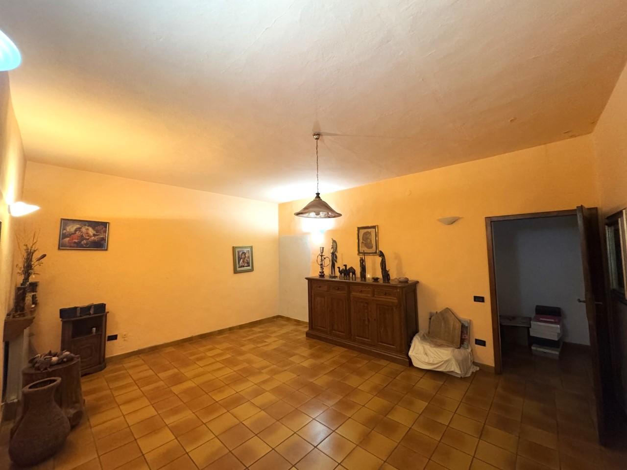 appartamento in vendita a Cantagallo in zona Carmignanello