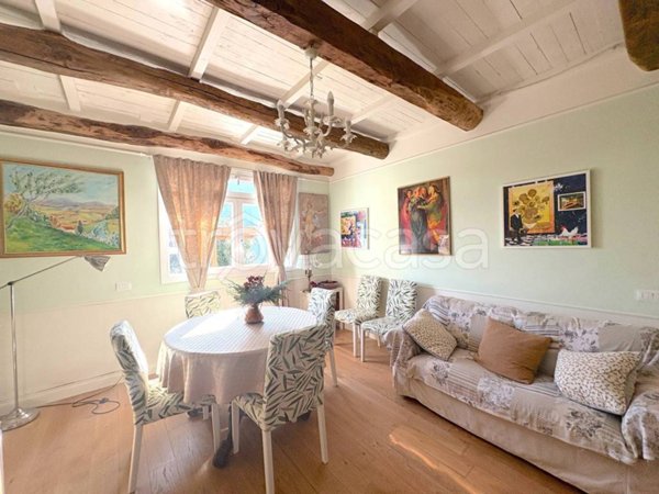 casa indipendente in vendita a Cantagallo in zona Luicciana
