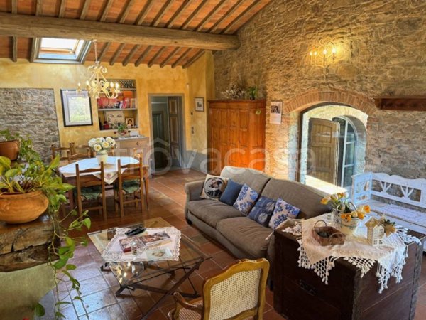 casa indipendente in vendita a Cantagallo