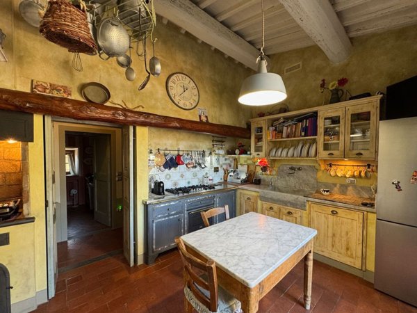 casa indipendente in vendita a Cantagallo