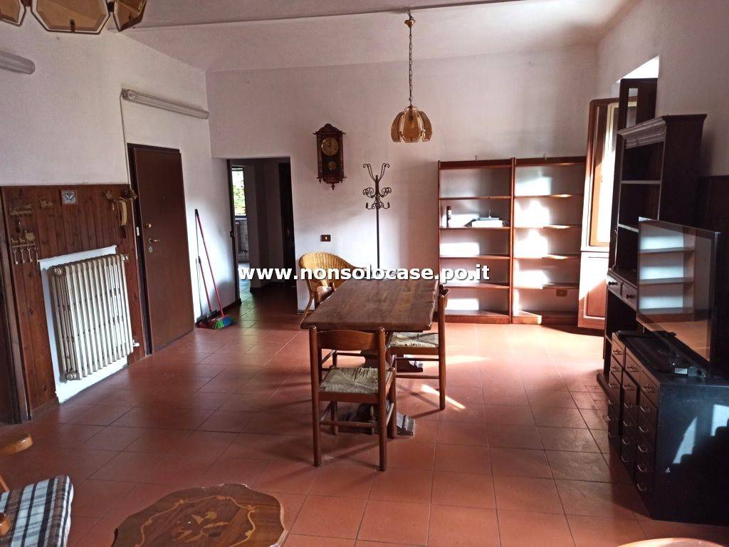 appartamento in vendita a Cantagallo in zona Carmignanello
