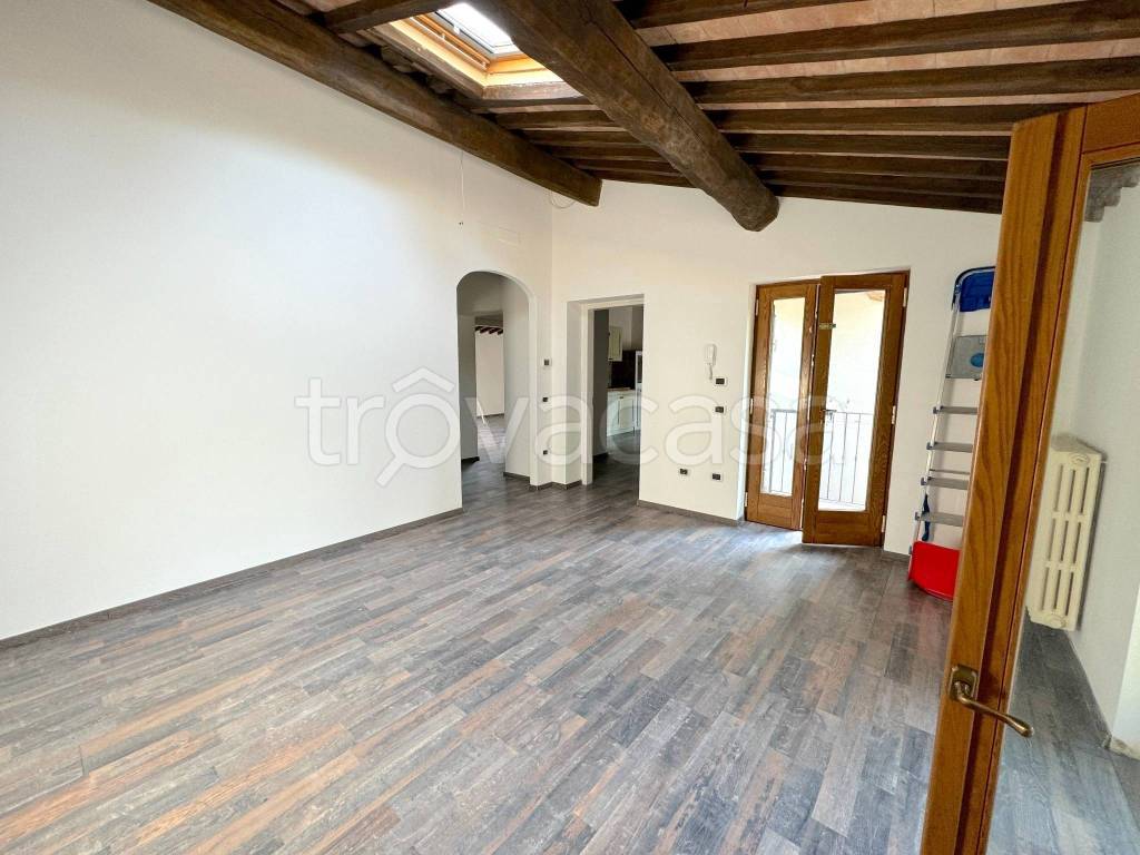 appartamento in vendita a Cantagallo in zona Carmignanello