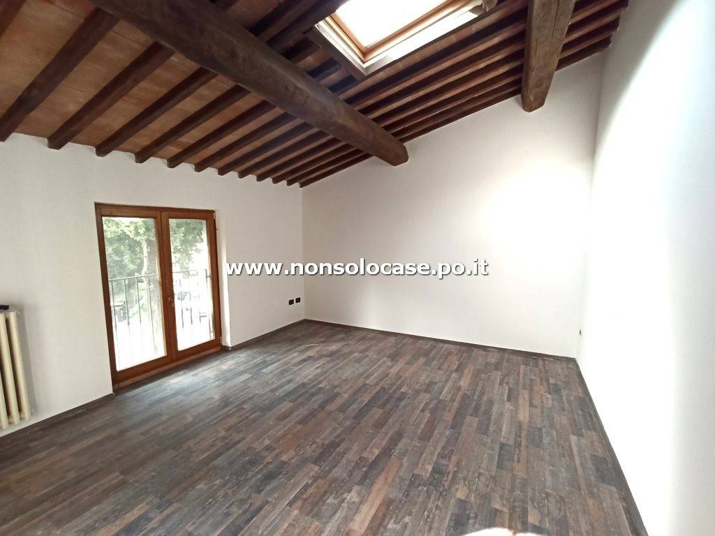 appartamento in vendita a Cantagallo in zona Carmignanello